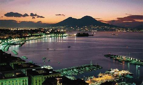 Napoli_di_notteweb
