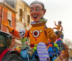 Un carro della sfilata di Carnevale di Busseto (Parma)