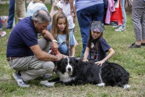 a-scuola-di-petcare-putina-festa-nonno-bambini-cane
