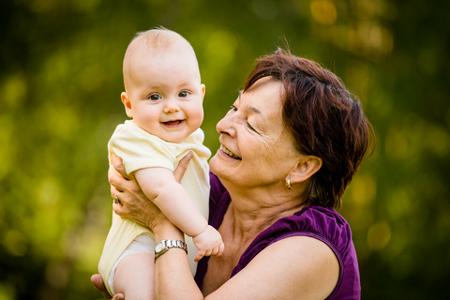 nonna nipote Martin Novak | Dreamstime