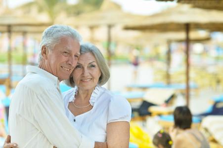 coppia senior nonni mare spiaggia Ruslan Huzau | Dreamstime.