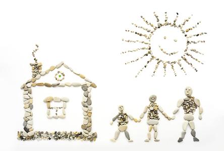 collage con i sassolini lavoretto bambini