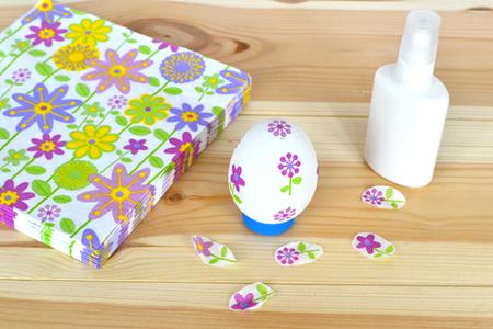 uovo di Pasqua découpage lavoretto bambini