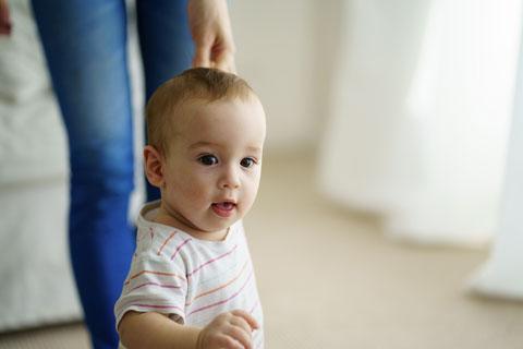 bambino primi passi