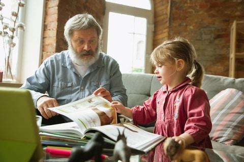 nonno nipote lettura libro
